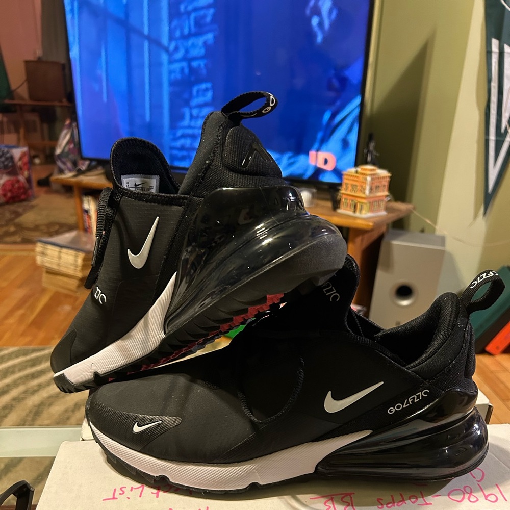 Nike Golf Air270 brand new…Size is 9.5, beautiful golf shoes…Lightweight & clean